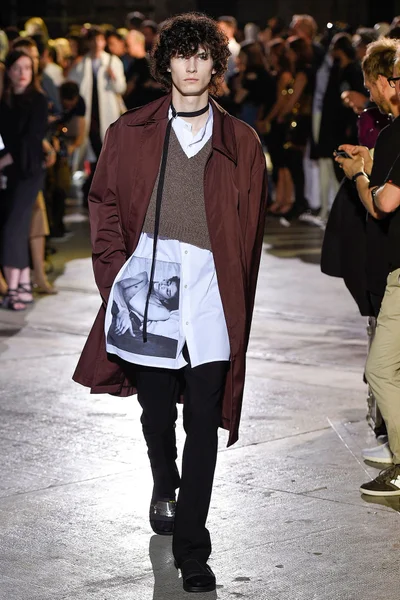 Look 23